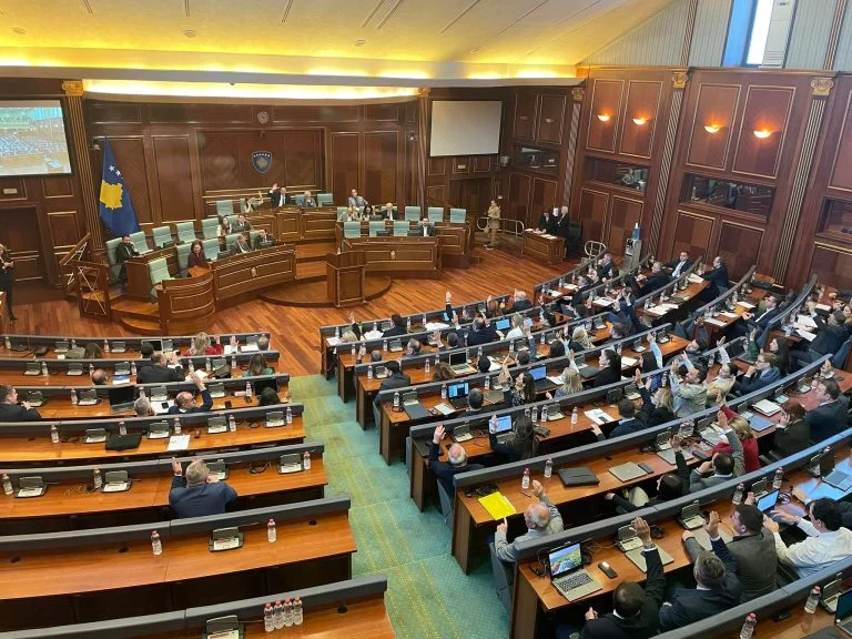 La sociedad civil acusa el poder, la oposición a tener intereses del partido por la Ley Electoral