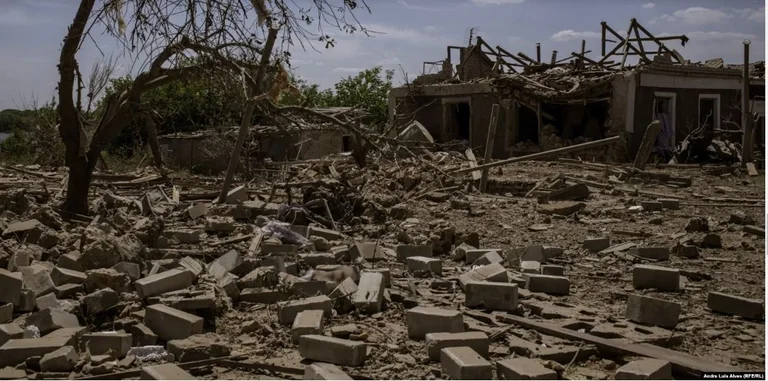 L'Ucraina Herson affronta il disastro ecologico subx0