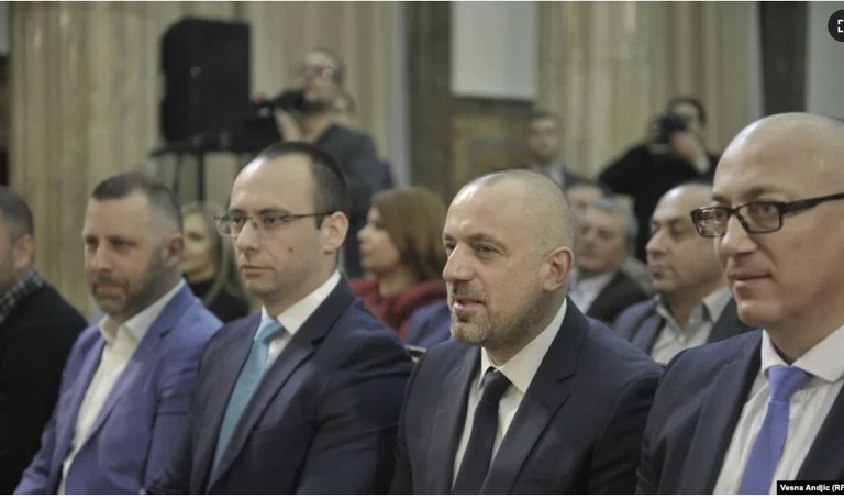 Serbische Liste trifft sich mit Vucinqi in Belgrad
