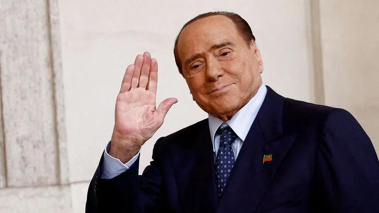 Silvio Berlusconi muore