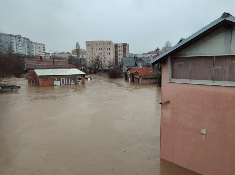 The municipalities are at risk of new flooding, yet without compensation for the million damages from the government
