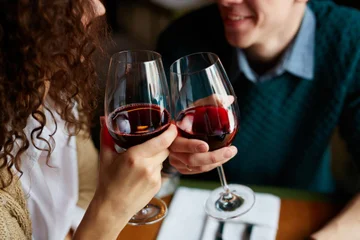 Wein heilt auch die schwersten Infektionen: Aber nur wenn du so trinkst!
