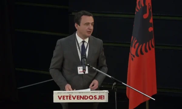 Le premier ministre appelle et lui dit que nous devons garder l'unité spéciale dans le nord.