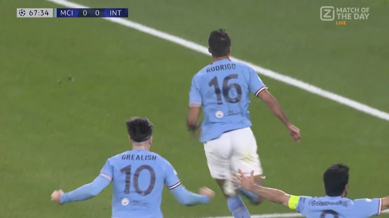 La atmósfera se rompe en el estadio escolar.