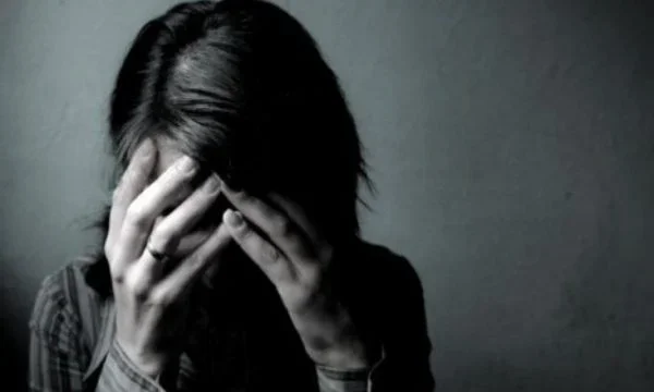 Ein Monat Haft wegen Verdächtigen, der seine Frau in Slowenien verletzte, floh dann ins Kosovo