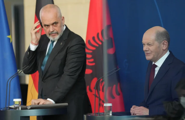 Rama a Sholz domani, prevista per il Vertice di Processo di Berlino