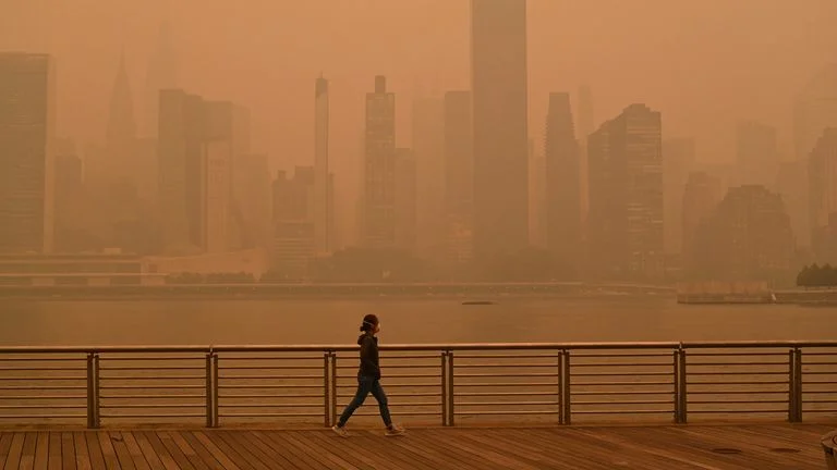 They thought it was the end of the world”, what happened to the smoke that made New York orange