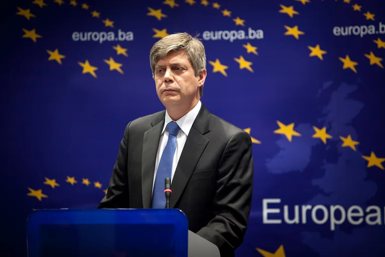 Chief's calling. EULEX: option is also sending thousands of NATO additional troops to Kosovo