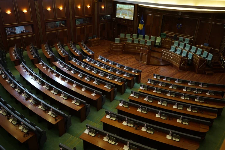 Once again fails draft law on reproductive health, power has 61 votes