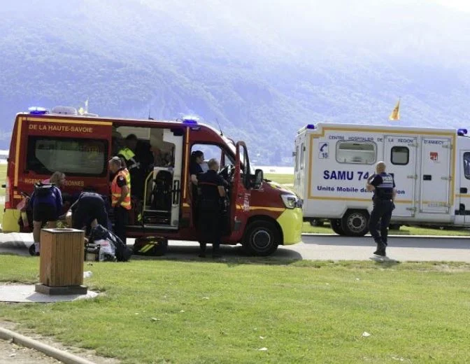 Nuevos detalles del ataque de cuchillo que deja a ocho niños heridos en Francia, el periódico francés: El Striker es sirio