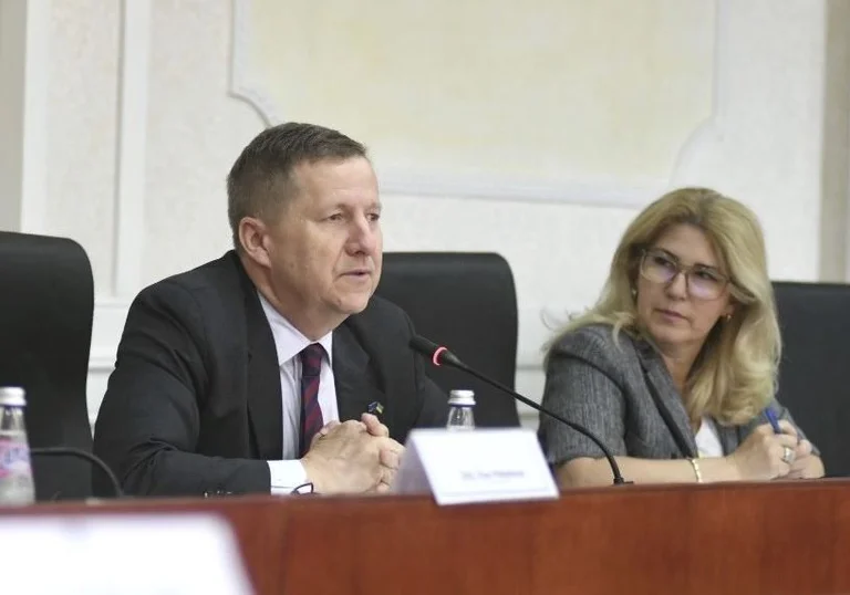 L'Ambassadeur Szunyog cherche le retour du dialogue pour la situation dans le nord