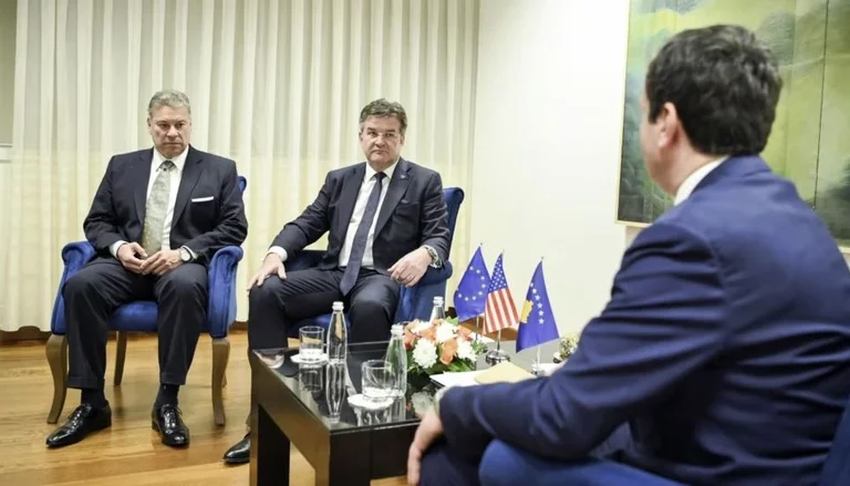 Welche Folgen hat das Kosovo aus den USA und der EU?