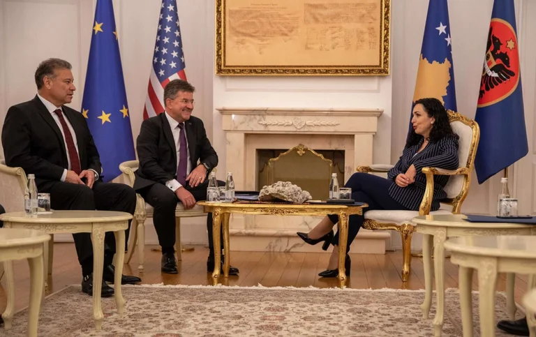 Ore di incontro imparate tra Osman e Escobar e Lajcak