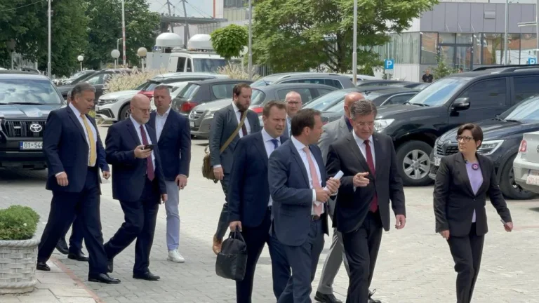 Escobar, Lajcak conclut la réunion avec Osman, qui devrait rencontrer l'opposition au Bureau de l'UE