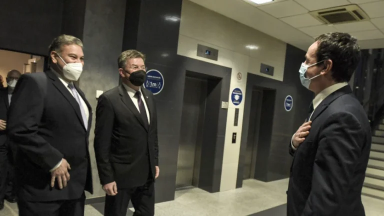 Scepticism, wenn Kurti Lajcak's Escobar fordert