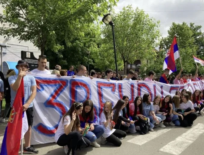 primary school students also see in Zvecan protests