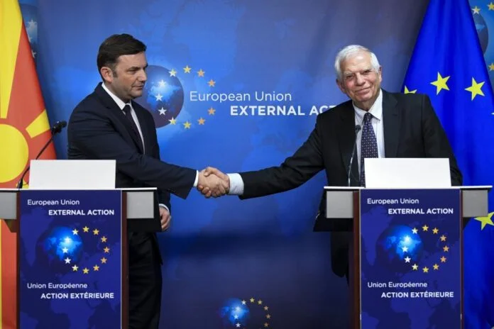 New leaders resign in summer, elections within”, Brussels supports OSCE plan to calm the situation in the north