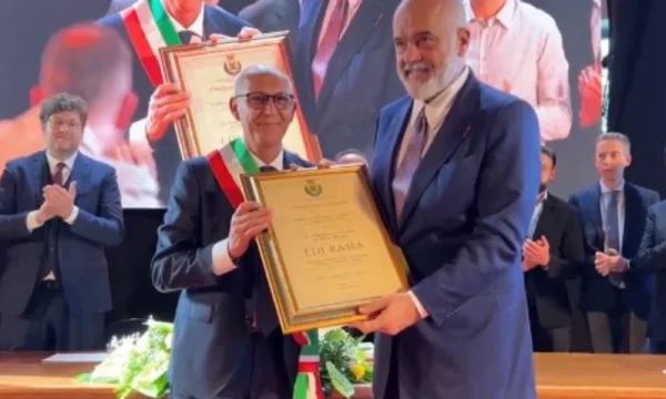 Rama shpallet “Qytetar Nderi’” në komunën Vaccarizzo Albanese në Kalabri