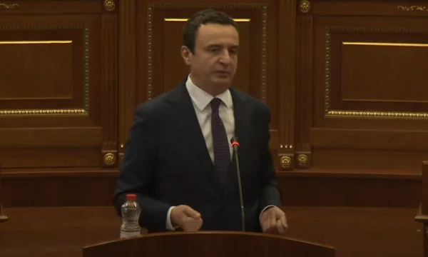 Kurti, Hykmete Bajrami: Blerim Isufaj sabe que estoy de compras, así que ha venido a mí