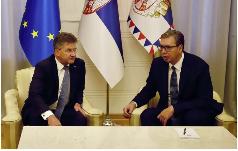Lajcak viaja a Chisinyev para conocer a Vuciqi