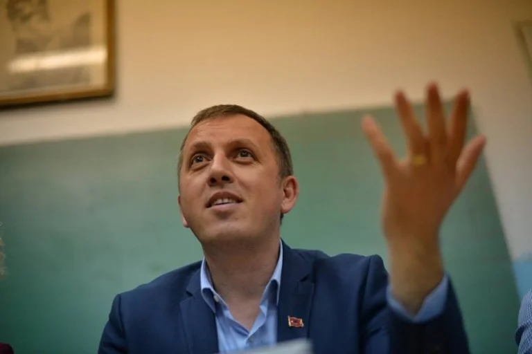 Zyba: S’jam i gatshëm me iu hakmarrë Haki Abazit, s’e konsideroj person me potencial