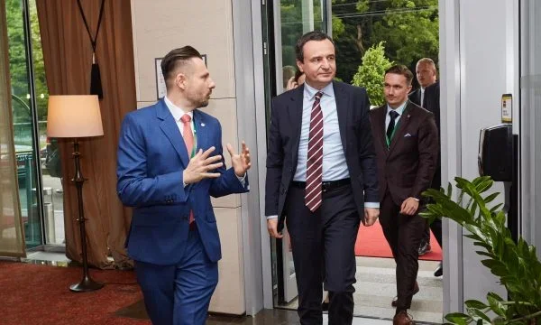Kurt va a Bratislava: Ayer el gobierno dijo que ha cancelado la participación.
