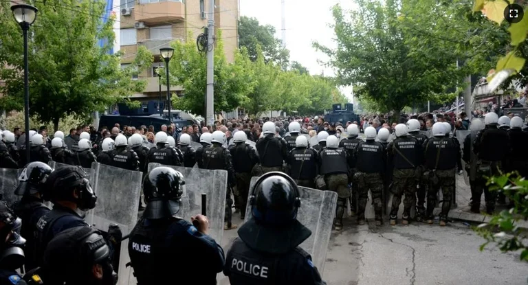 LA ÚLTIMO LATER: La policía de Zvecan atacó