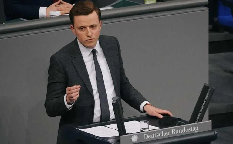 Balkan Rapporteur in Bundestag: Considering opportunity to add KFOR troops