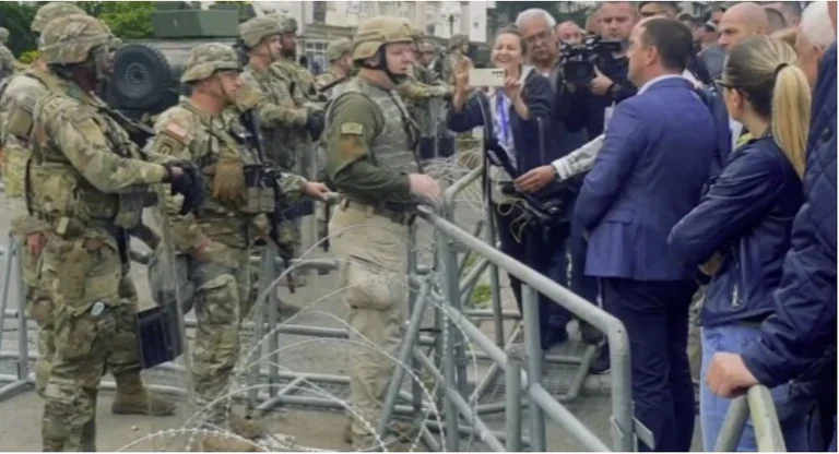 Francia: Kosovo y Serbia deben recurrir al diálogo con enfoques de compromiso