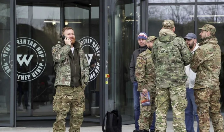 La compañía israelí afirma que el grupo Wagner se dirige a Kosovo