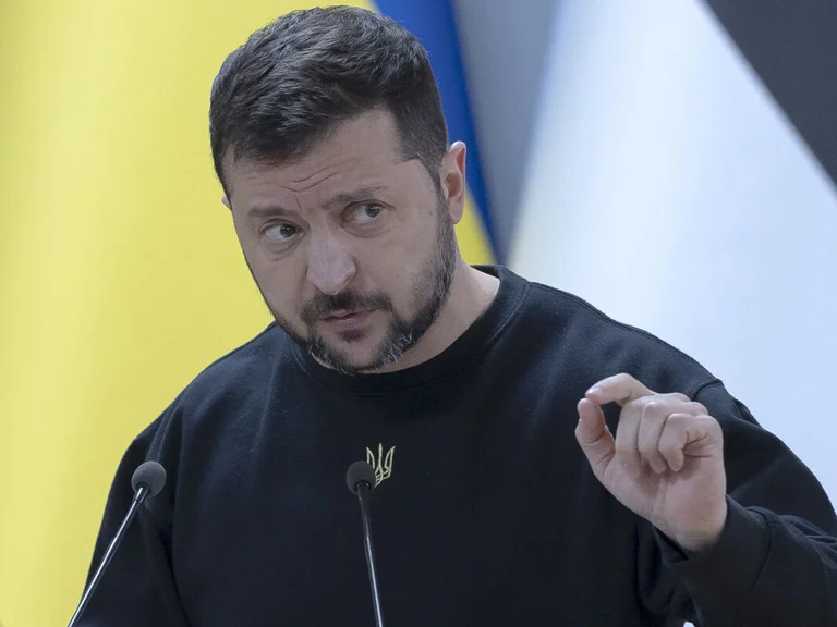 Zelensky insta al Parlamento de Ucrania a sancionar a Irán durante 50 años