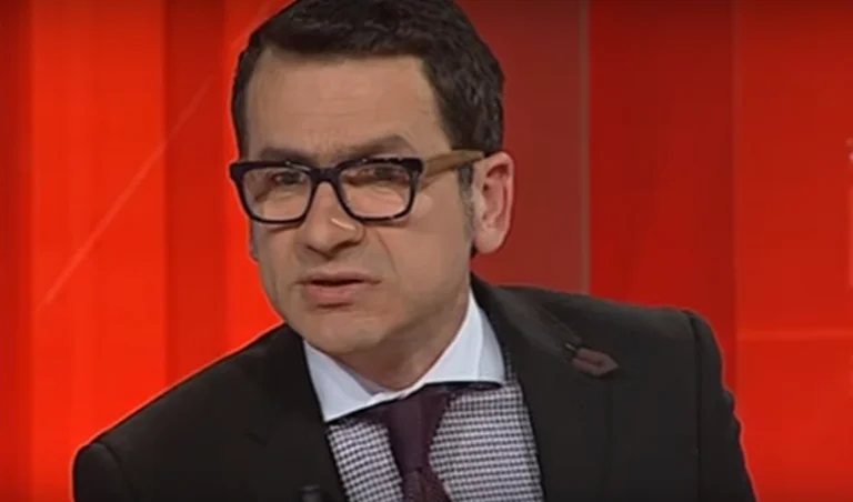 ¿Son idiotas o espías de Rusia?
