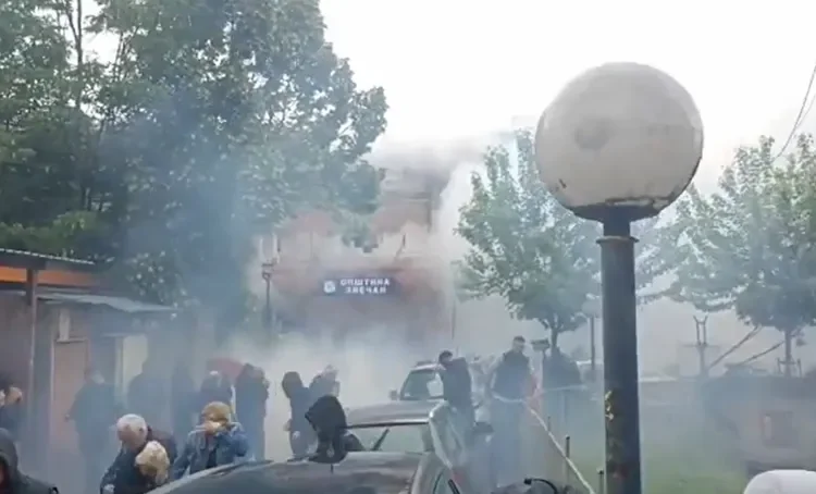 Gas tear y disparos disparados en Zvecan