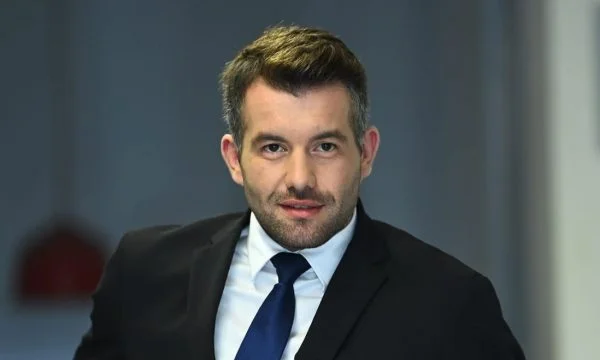 Rron Gjinovci, embajador americano: ¿Crees que comemos hierba?