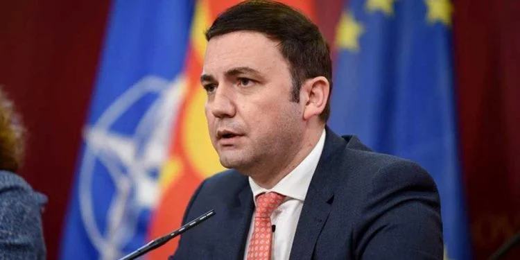 Bujar Osmani visita Kosovo, se reúne con líderes estatales