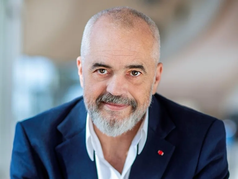 El médico se relaciona cuando Edi Rama puede regresar a la campaña