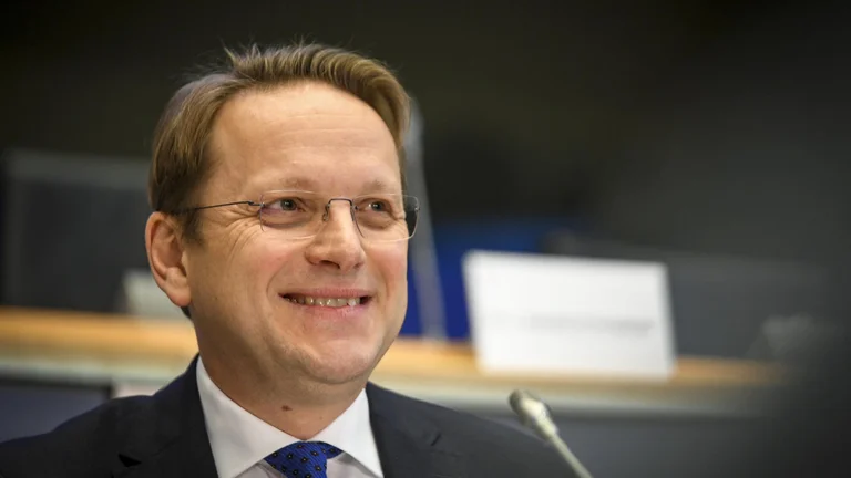 Varhelyi: Propozimi i Ekipit Menaxhues, pikënisje në diskutimet për Asociacionin