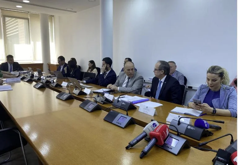 PDK, LDK busca convertirse en la selección del gobernador de BEC