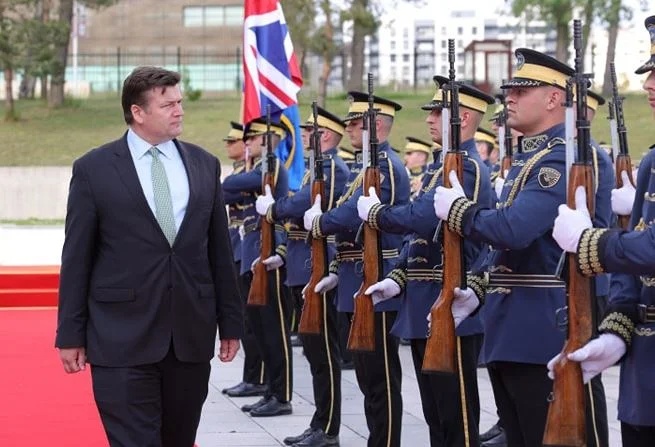 El gobierno británico después de la visita de Heapey: Kosovo, socio importante