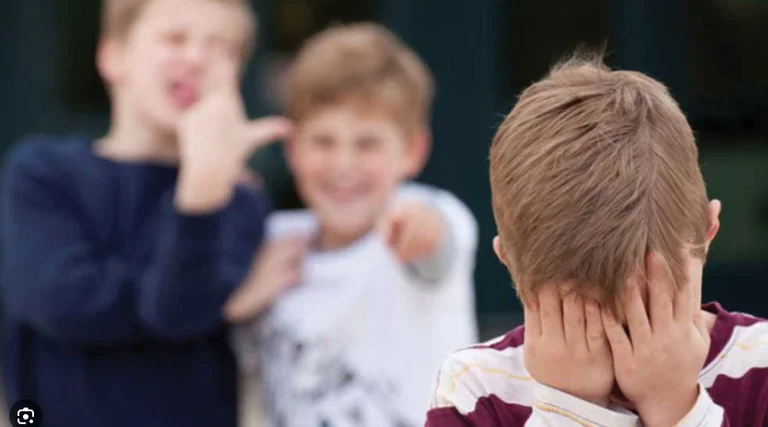 Aumentan los incidentes de violencia escolar: Niños en su suerte