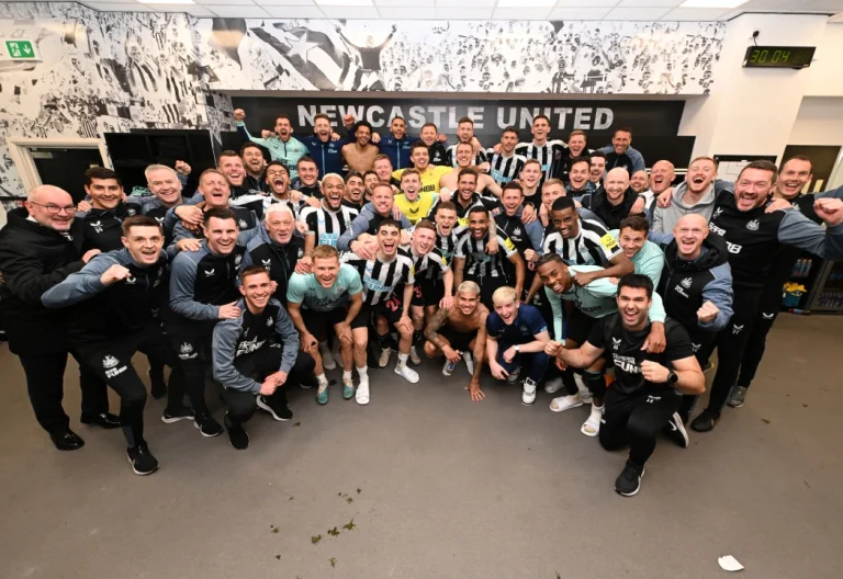 Newcastle celebra incluso por sorteo, regresa 20 años después a Champions