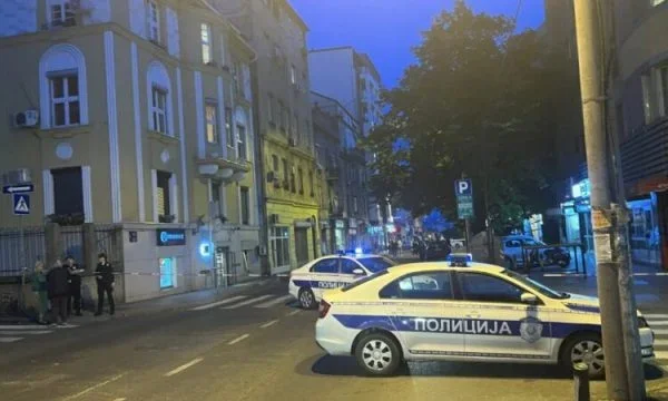 Alarma de nuevo en Serbia, la policía compra Belgrado después de disparos con armas, 2 heridos