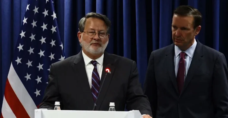Senador Peters: Kosovo es uno de los primeros países en levantar mano para trabajar con EE.UU.