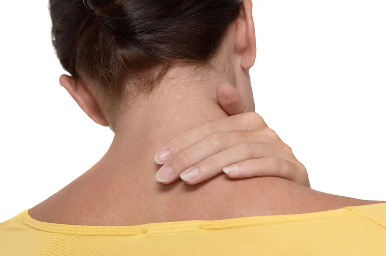 Los expertos muestran formas de prevenir el dolor en el cuello