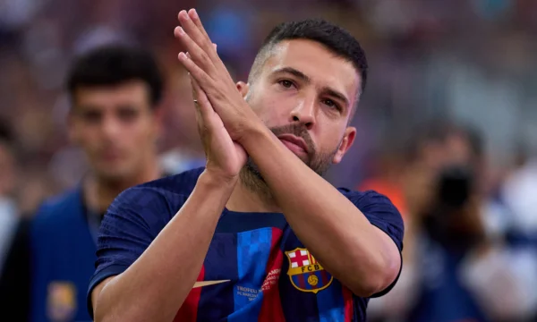 El bar dispuesto a permitir que Alba se vaya como jugador de fútbol libre, tres grandes clubes en la carrera española
