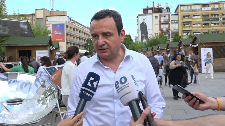 Kurt mi dice quando i sindaci giurano nel nord: Vogliamo stabilità normale, non forza e violenza