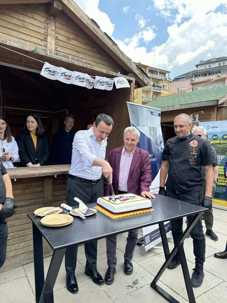 “Vielen dank”, Kurti thanks Germany at the party organised in the square for 15 years of diplomatic relations