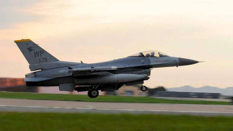 Características de los aviones estadounidenses que serán donados a Ucrania bombardeados con la ex Yugoslavia