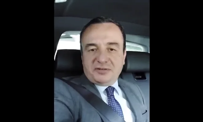 Buenas tardes a todos. Kurt libera 30 segundos video del coche pero rápidamente borra, que lo contiene