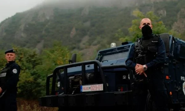 Policía de Kosovo se prepara para el juramento de alcaldes del norte, coordinación con la KFOR